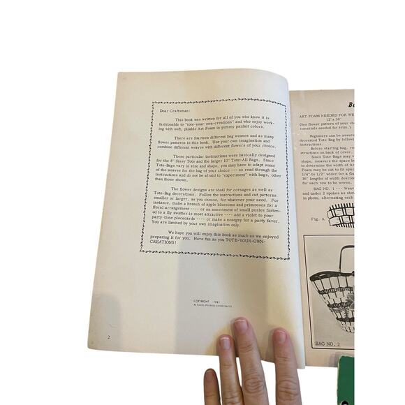 Vintage Art Foam Bag & Flower Creations Pattern Booklet Woven Sponge Strips 1961 - Picture 4 of 5